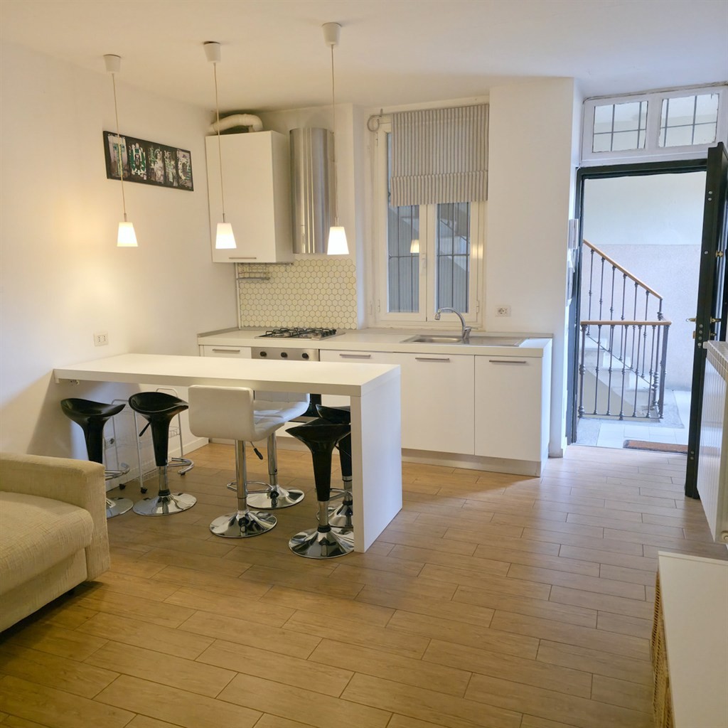 Ad.nze MM3 Maciachini: Bilocale.€ 1.000 mensili  spese incluse