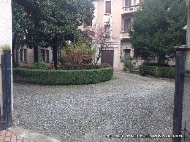 Lancetti, Via Maloia:  monolocale mansardato al piano primo. ristrutturato e arredato, locabile dai 6 a 18 mesi. € 600 mensili spese incluse, comprese utenze - Per informazioni e/ appuntamenti: Milano Servizi Immobiliari srl - Tel. 02.688.08.11 r.a.